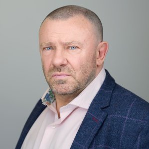 Head shot of Dave Edwards