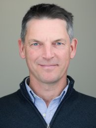 Head shot of Sam Irving